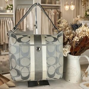 Coach‎ Hamptons Bag Gray Silver White Signature Hand Shoulder Crossbody Purse
